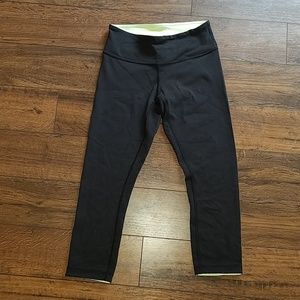 Lululemon athletica size 4 cropped leggings